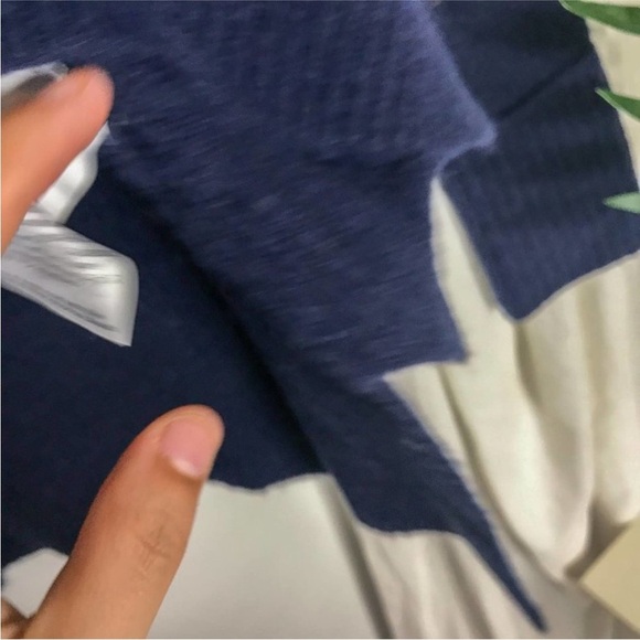 J. CREW V Neck Split Hem - Picture 5 of 10